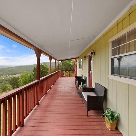 Entire 2Br 2Ba Hilltop View Home Sleeps 7 Pets 4 Acres Jacuzzi Central Ac Kingbeds Free Wifi-Parking Kitchen Washerdryer Starry Terrace Two Sunset Dining Patios Grill Stovetop Oven Fridge Onsitewoodedhiking Wildlife Coveredpatio4Pets & Birds Singing! Marble Falls Kültér fotó