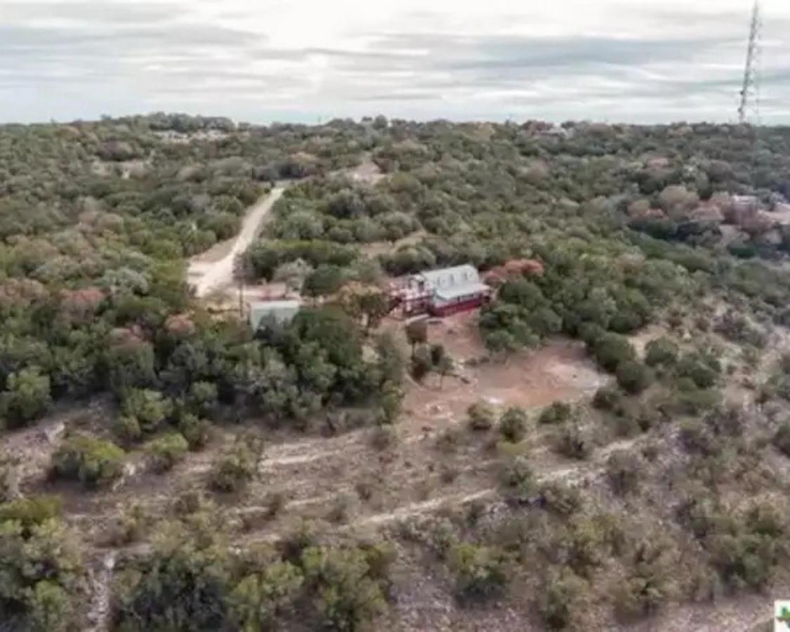 Entire 2Br 2Ba Hilltop View Home Sleeps 7 Pets 4 Acres Jacuzzi Central Ac Kingbeds Free Wifi-Parking Kitchen Washerdryer Starry Terrace Two Sunset Dining Patios Grill Stovetop Oven Fridge Onsitewoodedhiking Wildlife Coveredpatio4Pets & Birds Singing! Marble Falls Kültér fotó