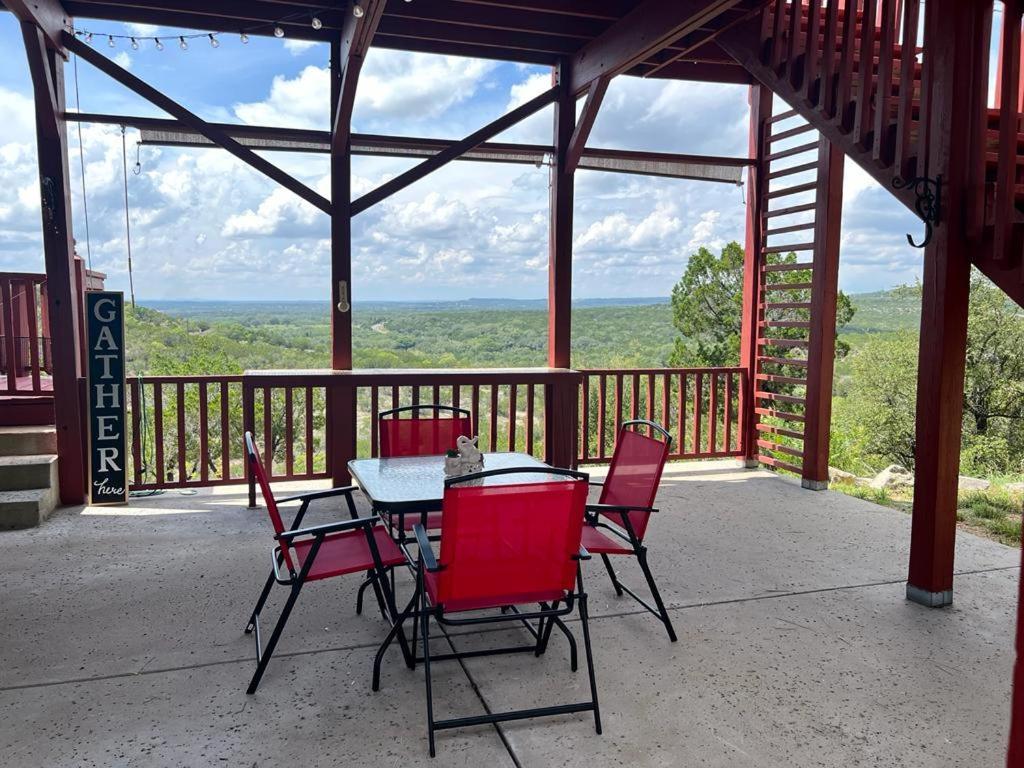 Entire 2Br 2Ba Hilltop View Home Sleeps 7 Pets 4 Acres Jacuzzi Central Ac Kingbeds Free Wifi-Parking Kitchen Washerdryer Starry Terrace Two Sunset Dining Patios Grill Stovetop Oven Fridge Onsitewoodedhiking Wildlife Coveredpatio4Pets & Birds Singing! Marble Falls Kültér fotó