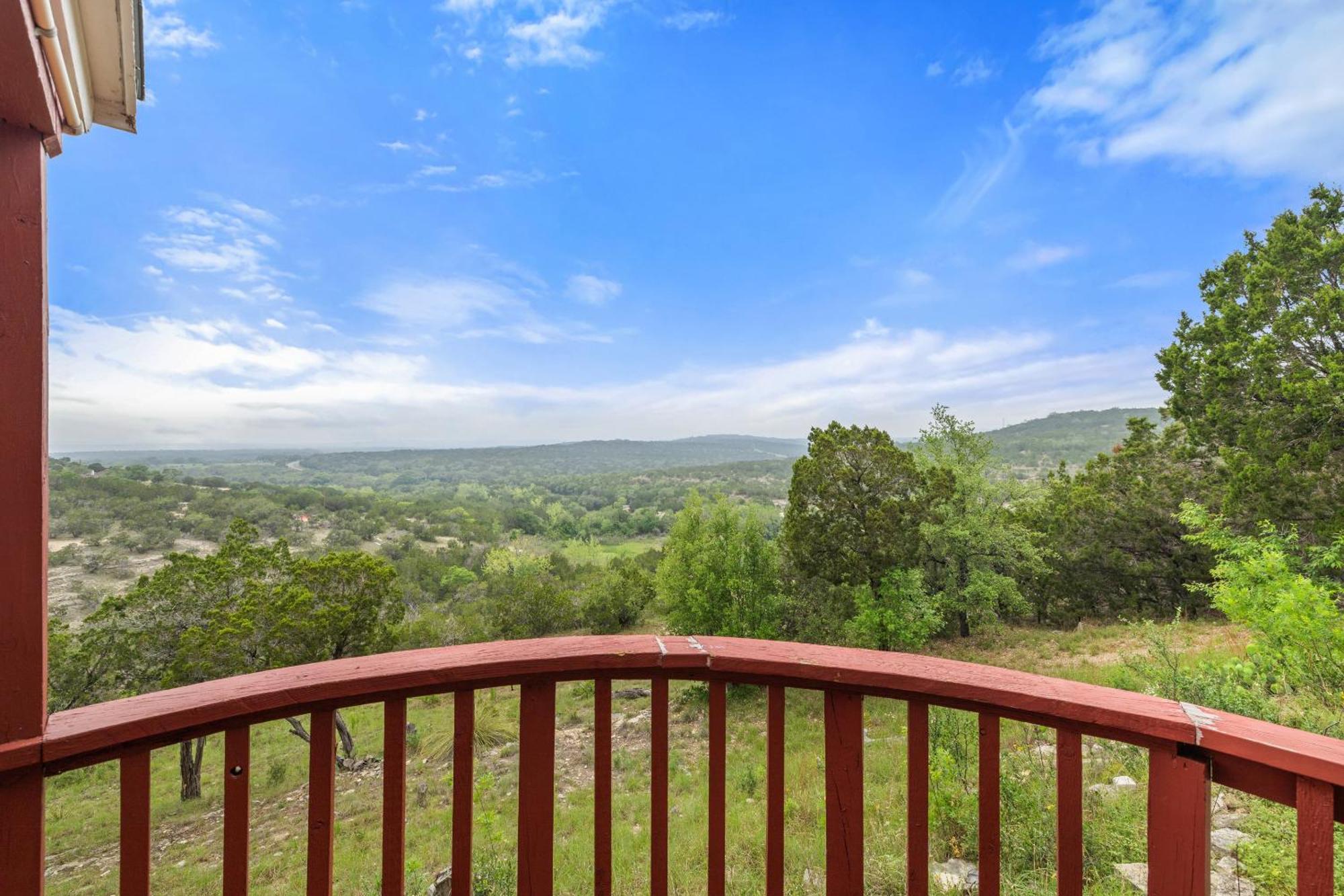 Entire 2Br 2Ba Hilltop View Home Sleeps 7 Pets 4 Acres Jacuzzi Central Ac Kingbeds Free Wifi-Parking Kitchen Washerdryer Starry Terrace Two Sunset Dining Patios Grill Stovetop Oven Fridge Onsitewoodedhiking Wildlife Coveredpatio4Pets & Birds Singing! Marble Falls Kültér fotó